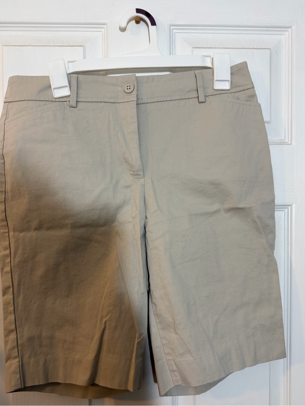 Talbots women’s size 8 tan short